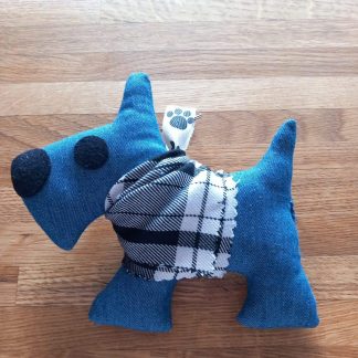Light Denim Mini Dog with Menzie Tartan Bandana Keyring