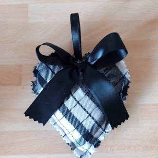 Menzie Tartan Lavender Love Heart Black Ribbon (Small)