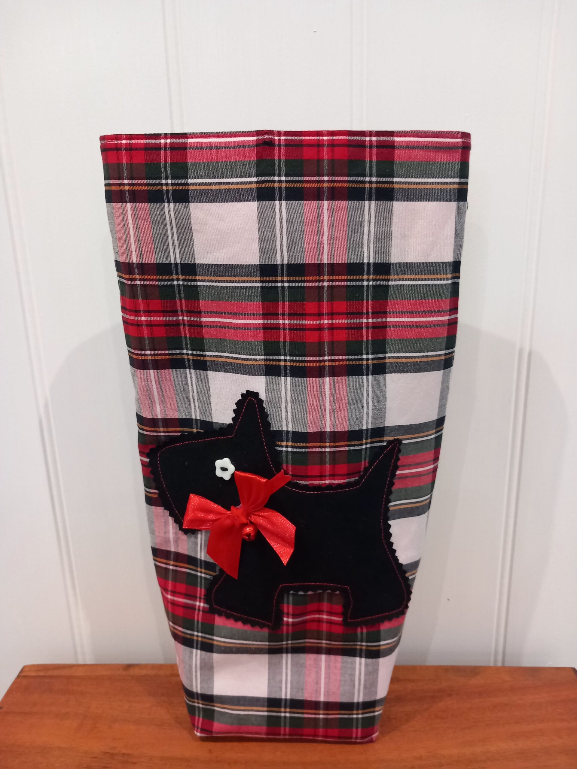 Dotty Dog White and Red Tartan Lined Bottle Bag - Image 2